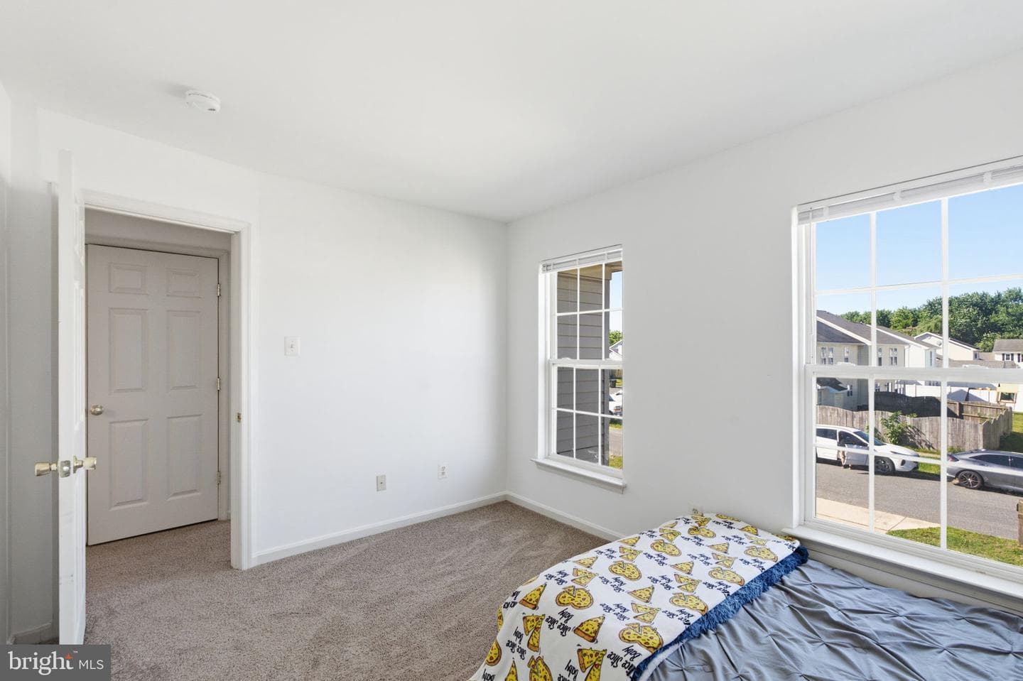 530 Vaughn Avenue photo 27