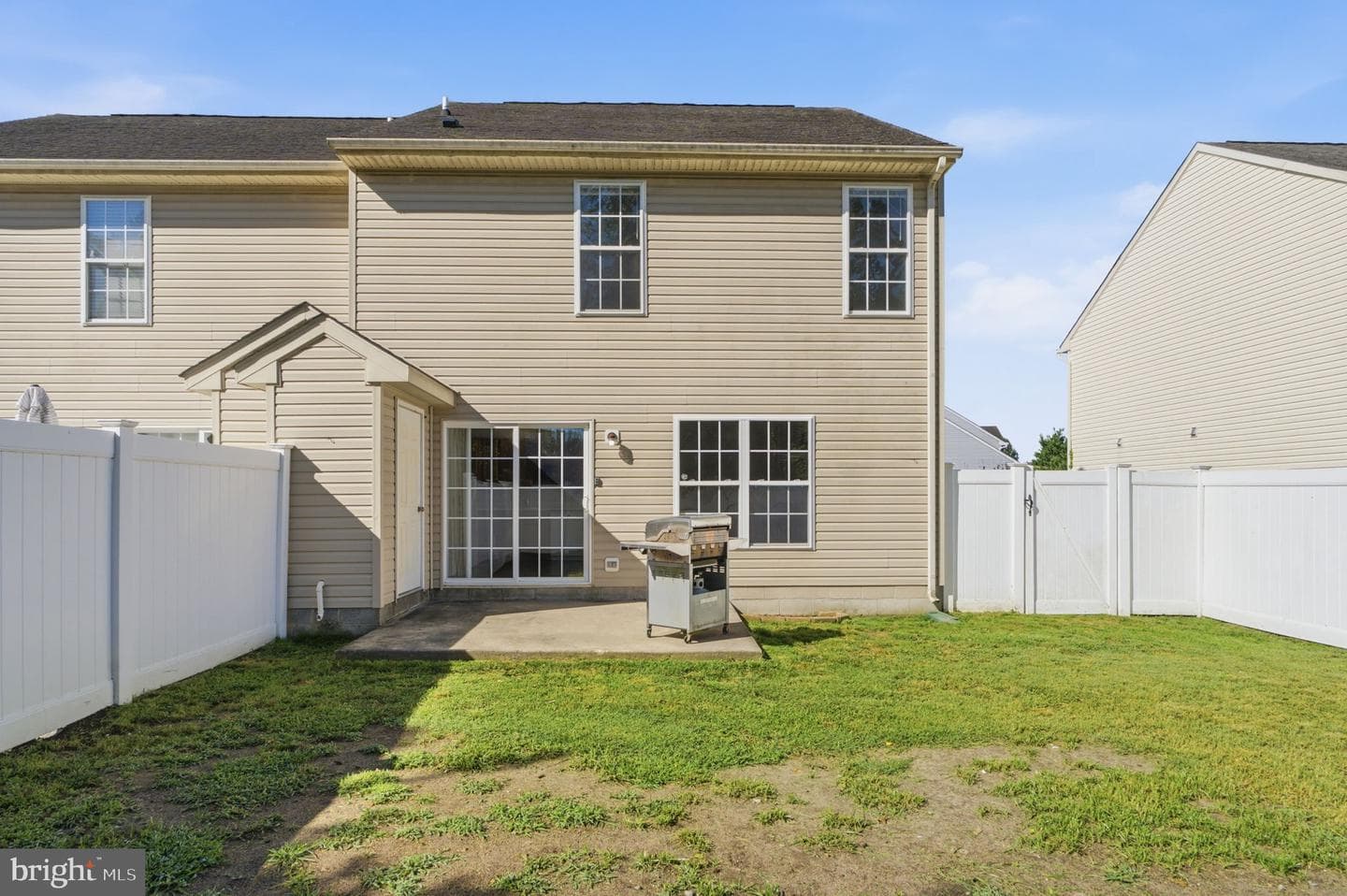 530 Vaughn Avenue photo 32