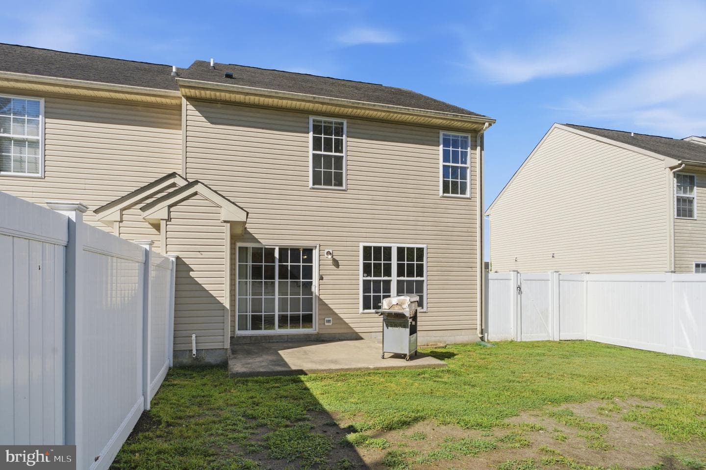 530 Vaughn Avenue photo 33
