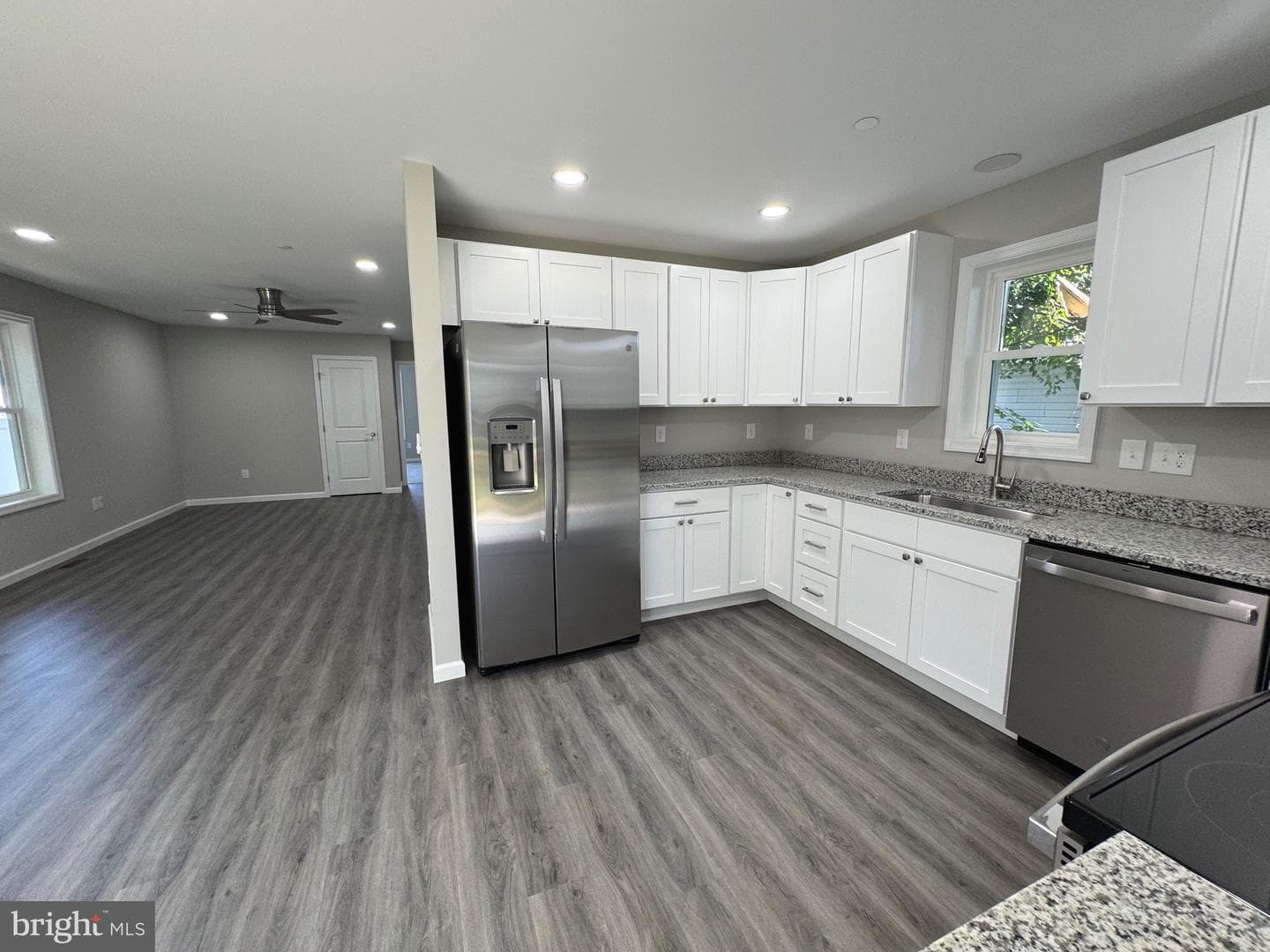 210 W 2nd Street photo 8