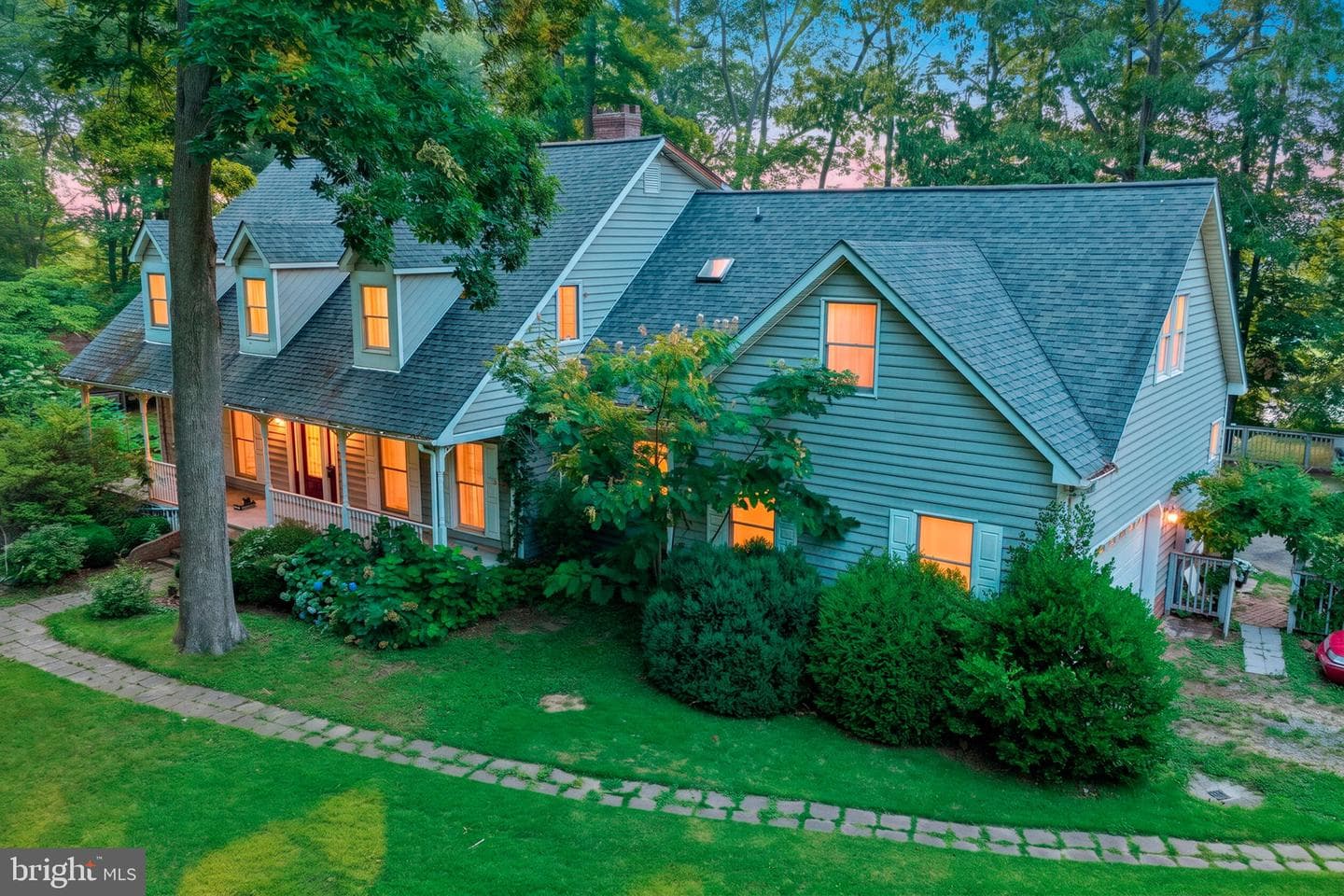8821 Dorothy Lane photo 1