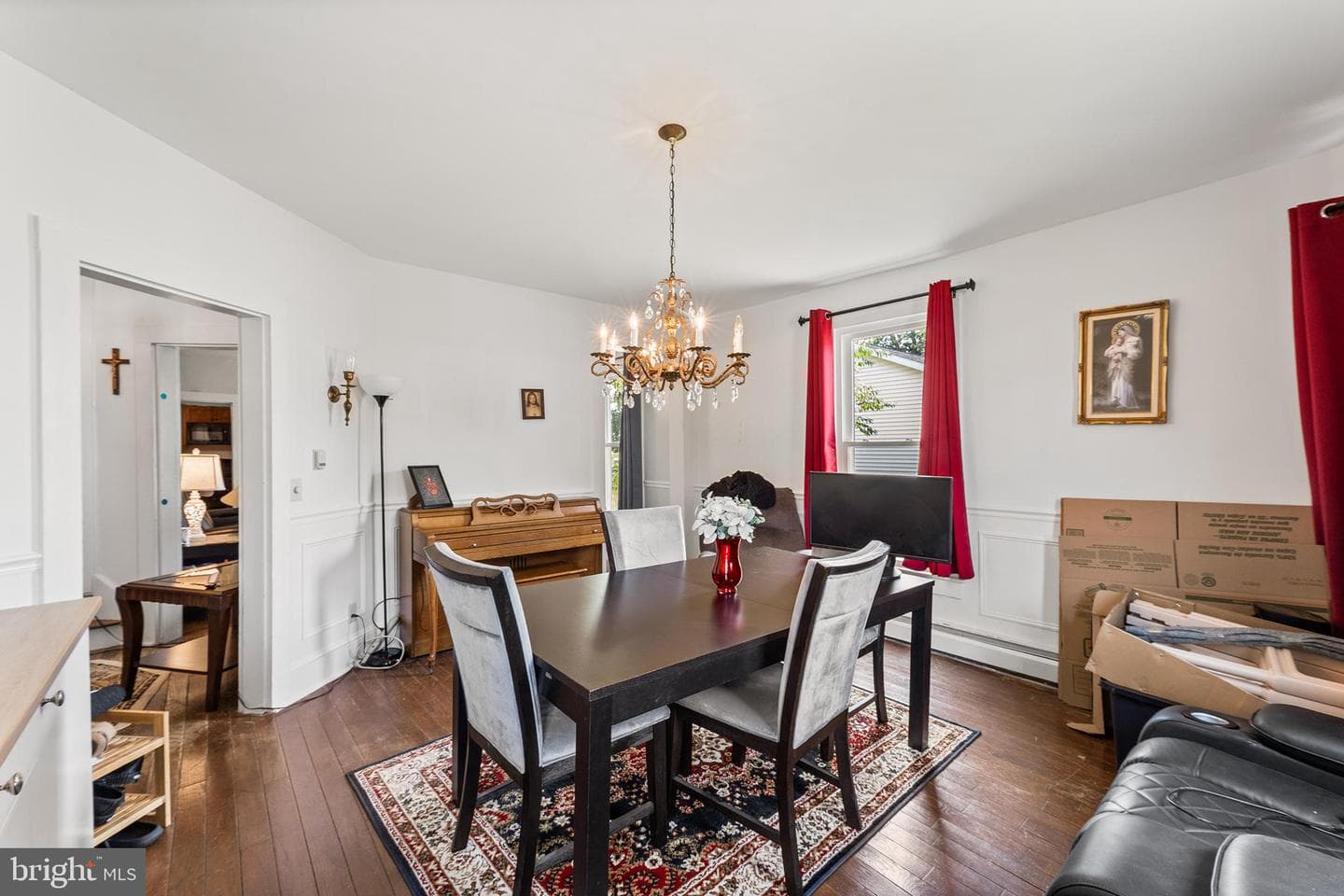 111 Maple Avenue photo 10
