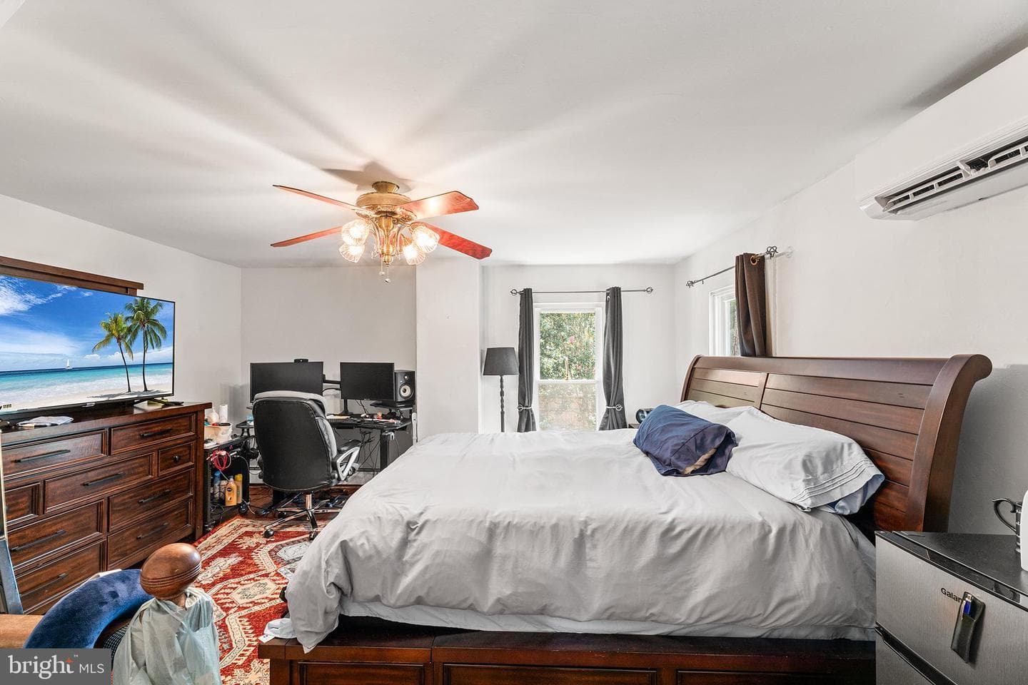 111 Maple Avenue photo 33