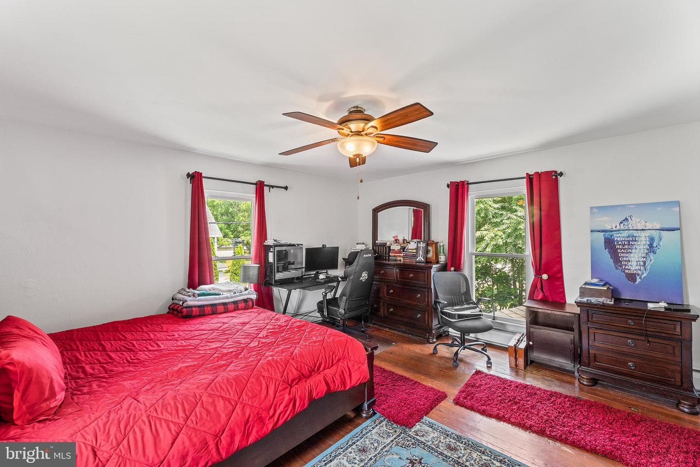 111 Maple Avenue photo 40