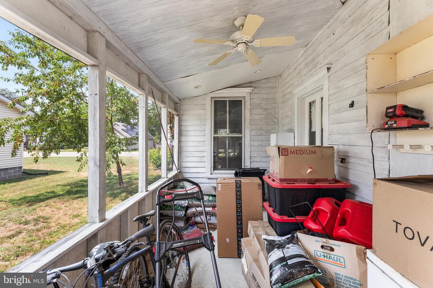 111 Maple Avenue photo 42