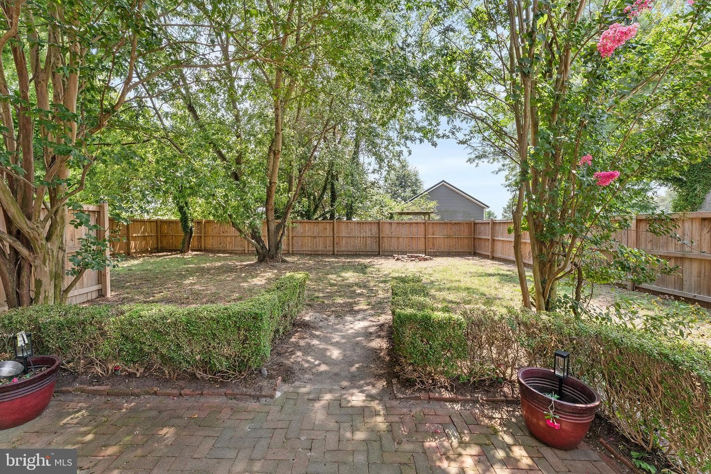 111 Maple Avenue photo 44