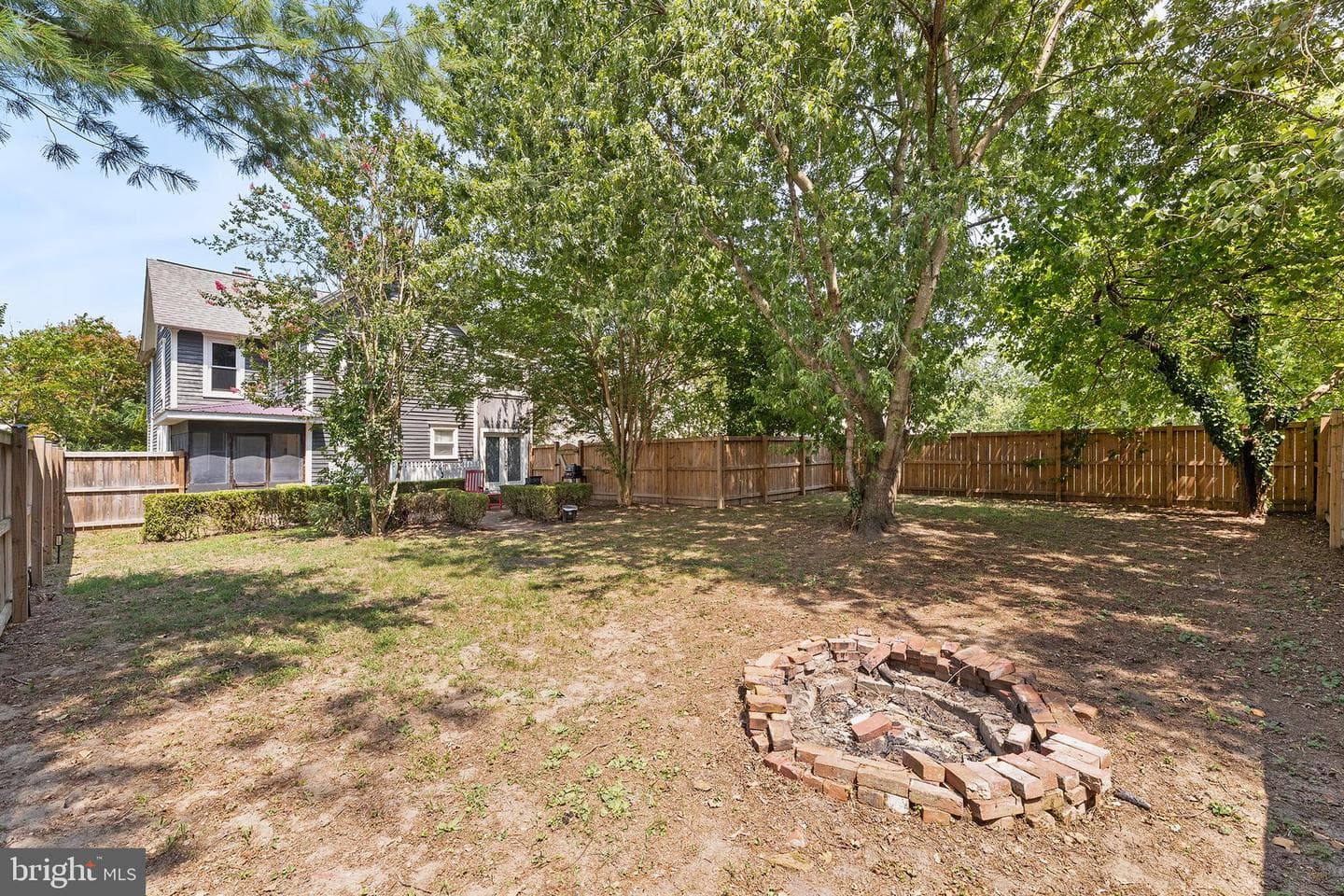 111 Maple Avenue photo 46