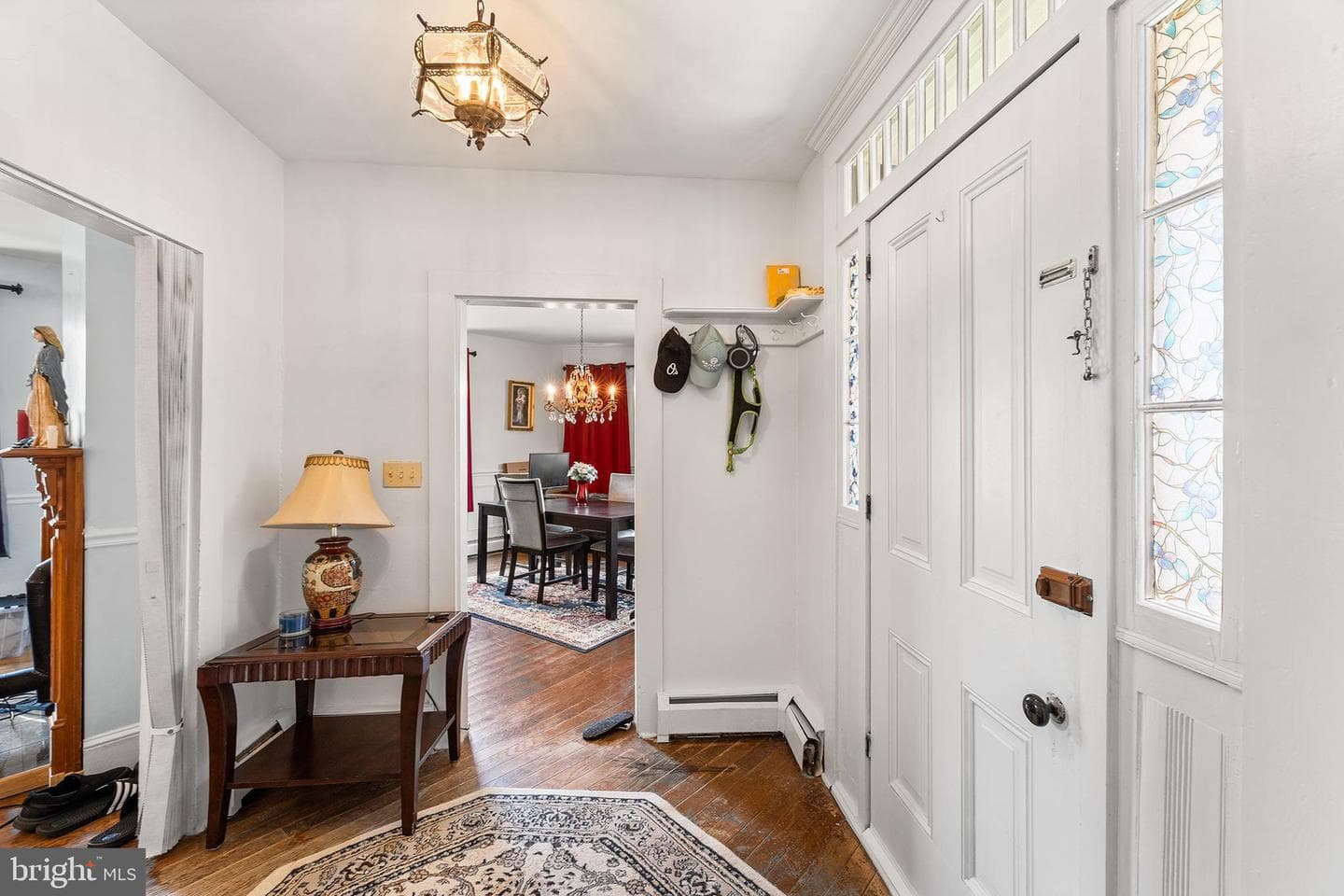111 Maple Avenue photo 8