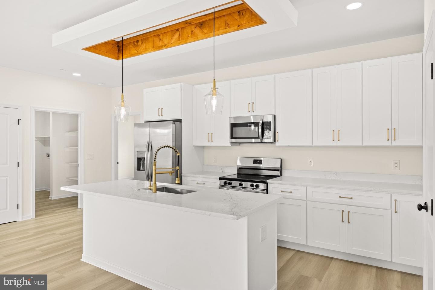 5 Sunrise Ave photo 12