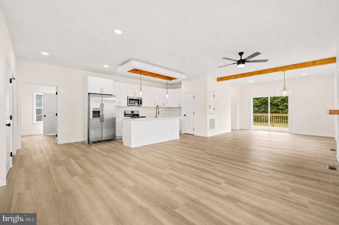 5 Sunrise Ave photo 13