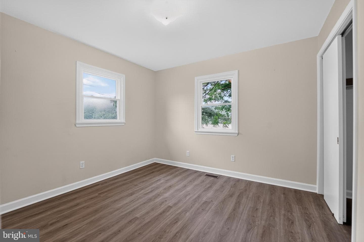 23884 Bridgetown Road photo 32