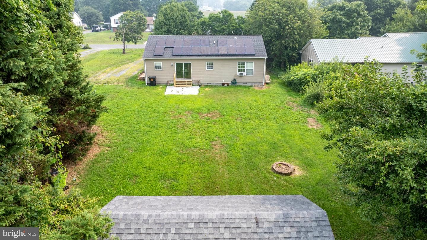 212 Apple Lane photo 16