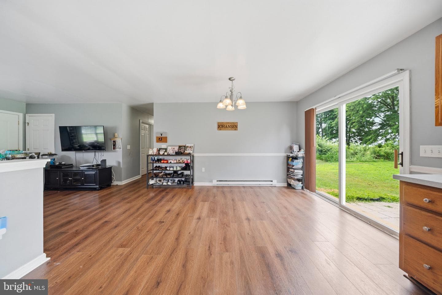 212 Apple Lane photo 7
