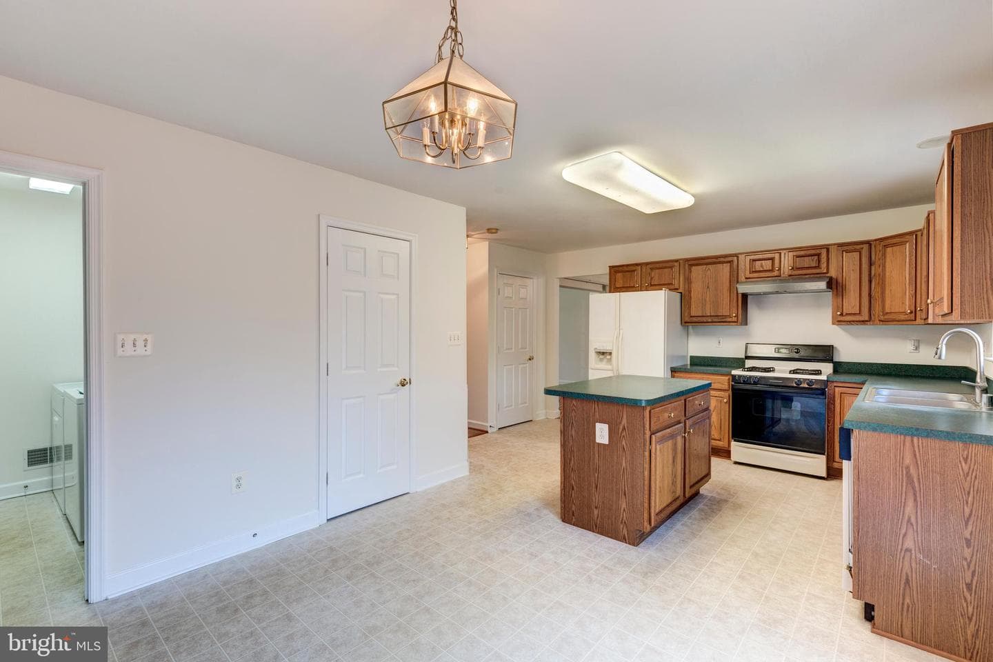 7680 Swallow Road photo 24