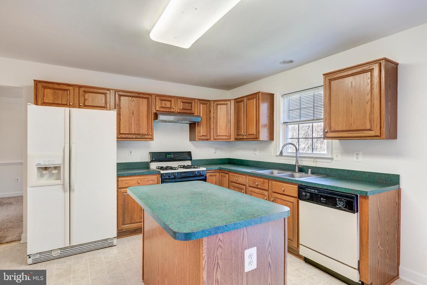 7680 Swallow Road photo 27