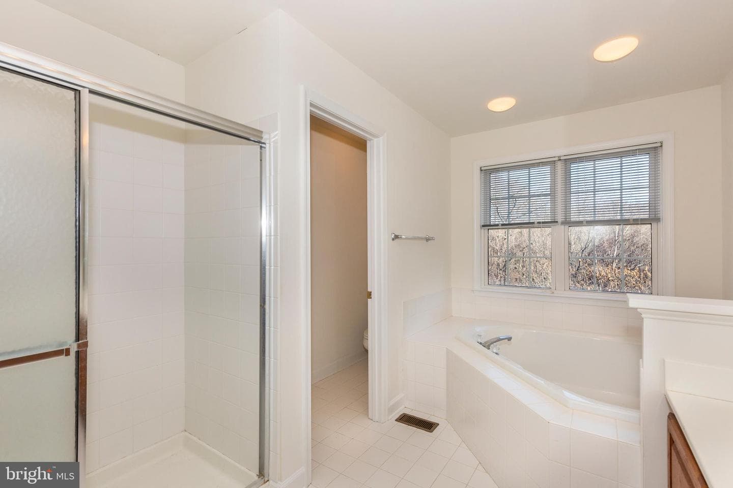 7680 Swallow Road photo 40
