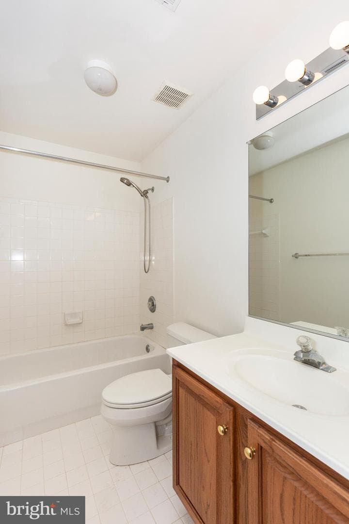 7680 Swallow Road photo 46