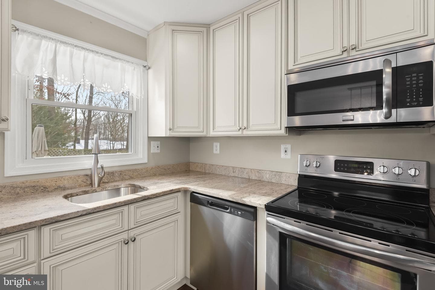 2221 Longview Drive photo 21