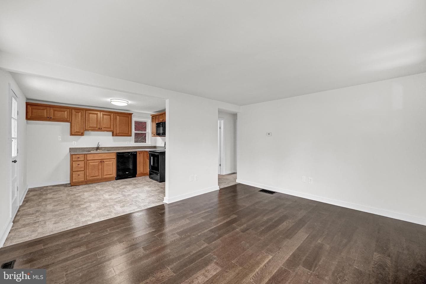 101 E Thomas Street photo 11