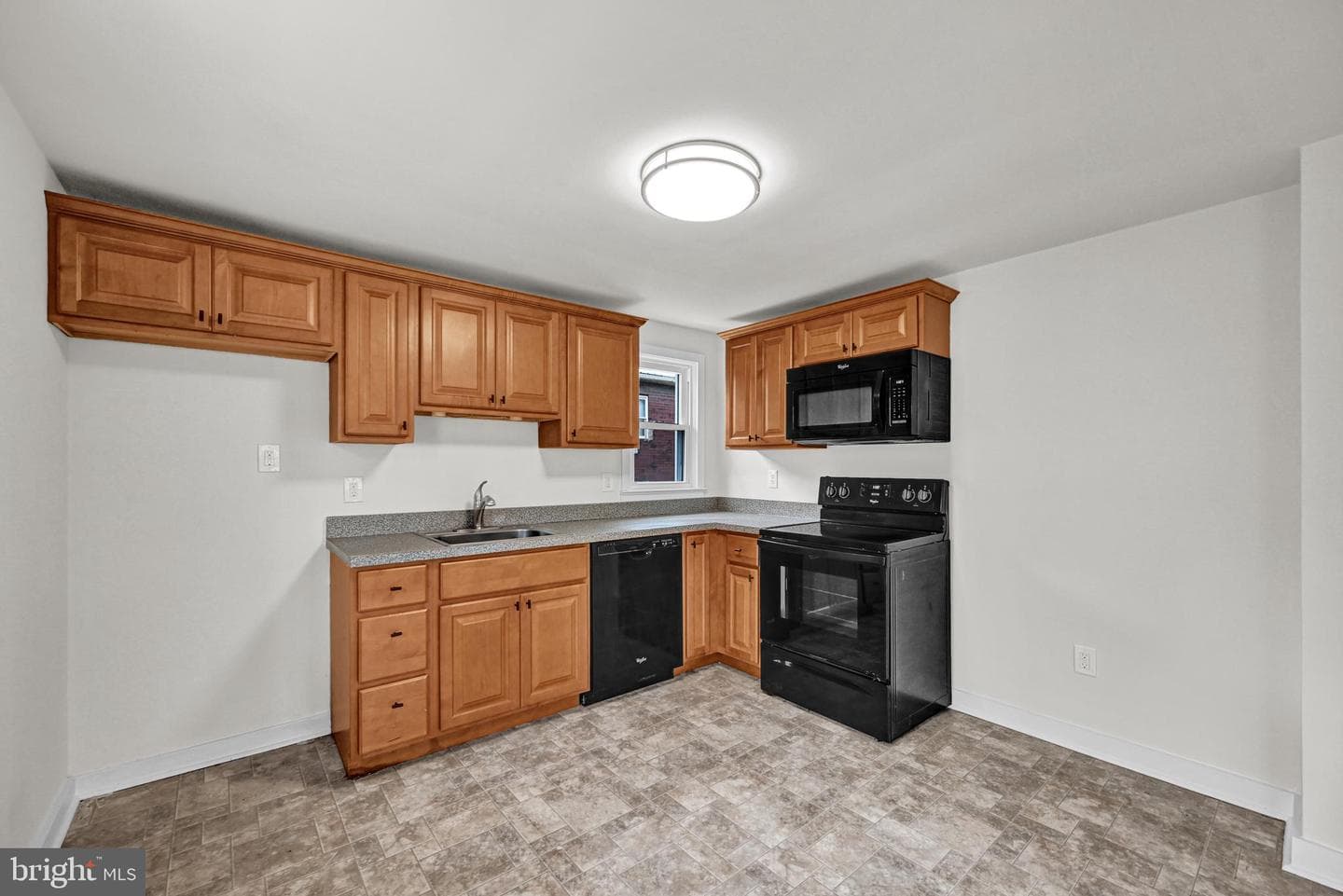 101 E Thomas Street photo 12