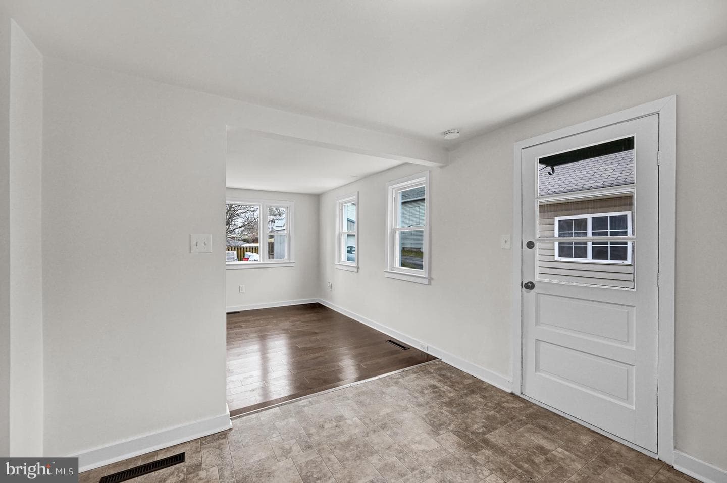 101 E Thomas Street photo 15