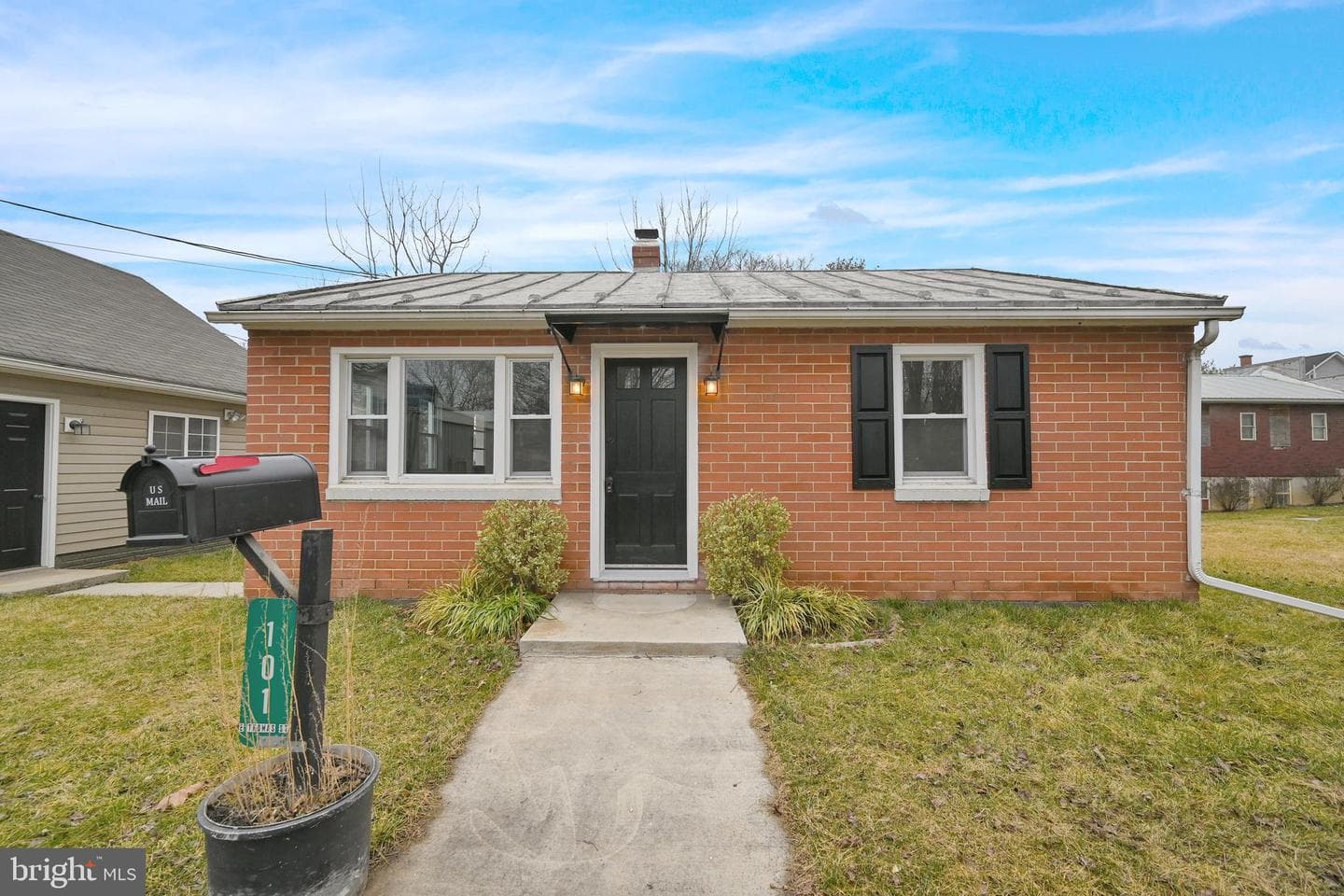 101 E Thomas Street photo 32
