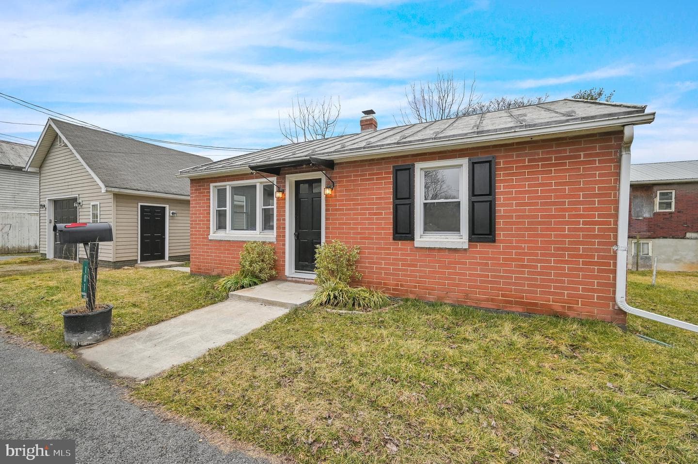 101 E Thomas Street photo 33