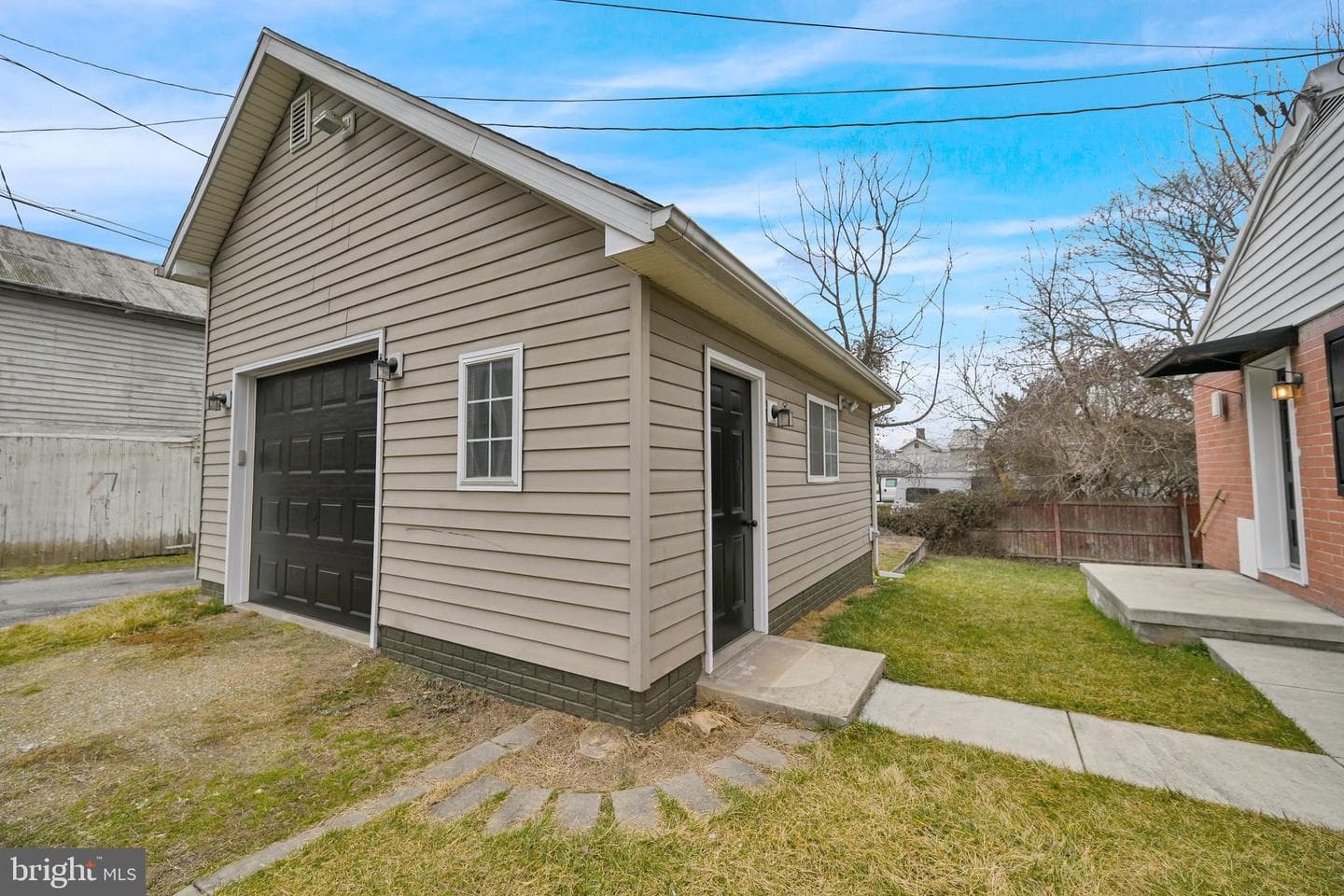 101 E Thomas Street photo 38