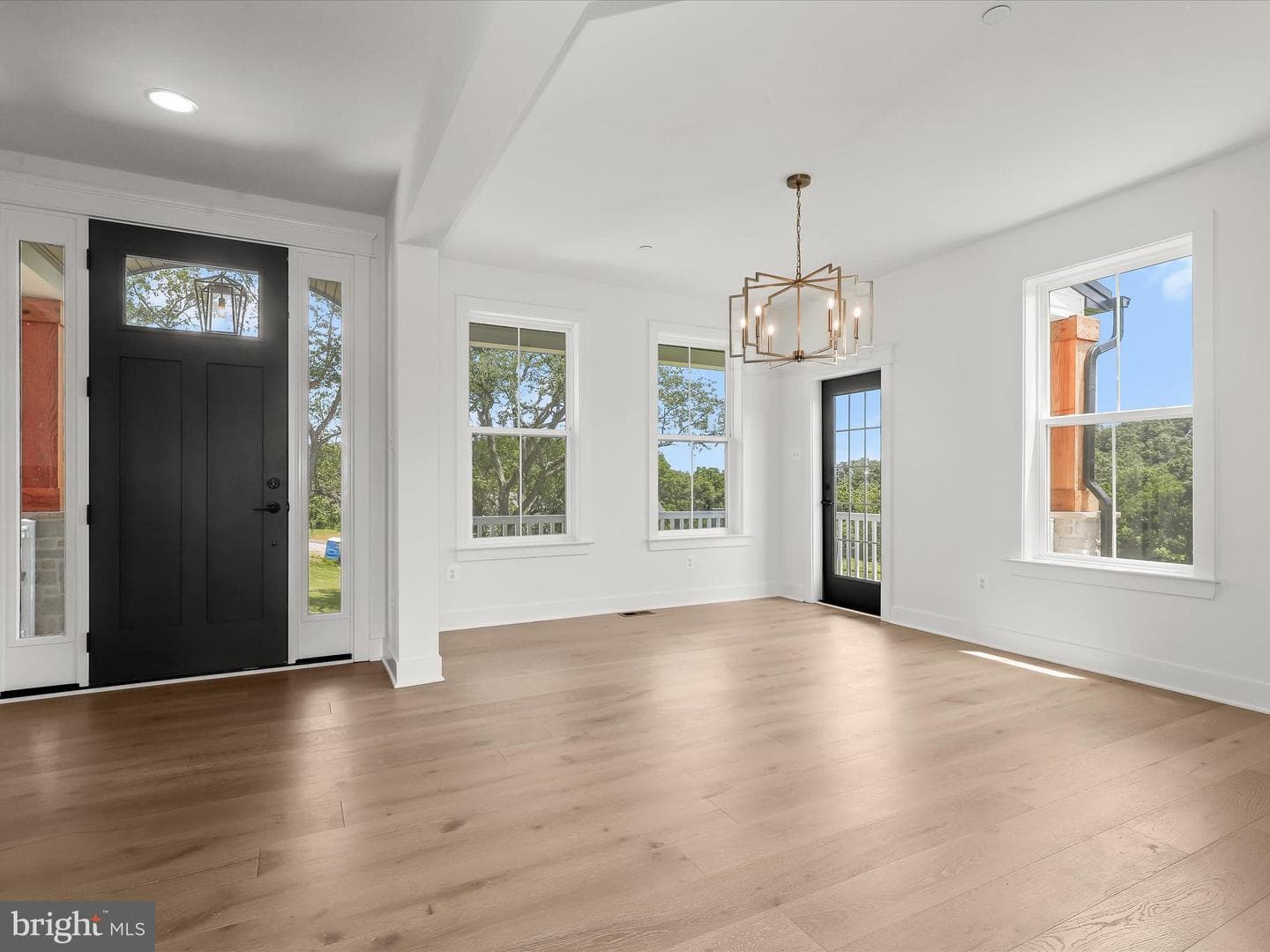 2502 Triumph Drive photo 11