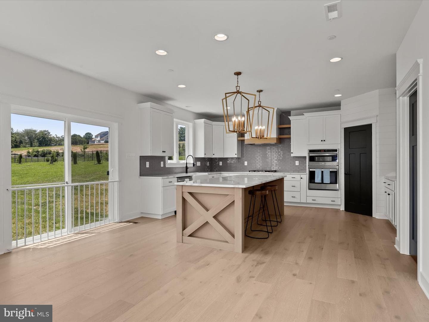 2502 Triumph Drive photo 29