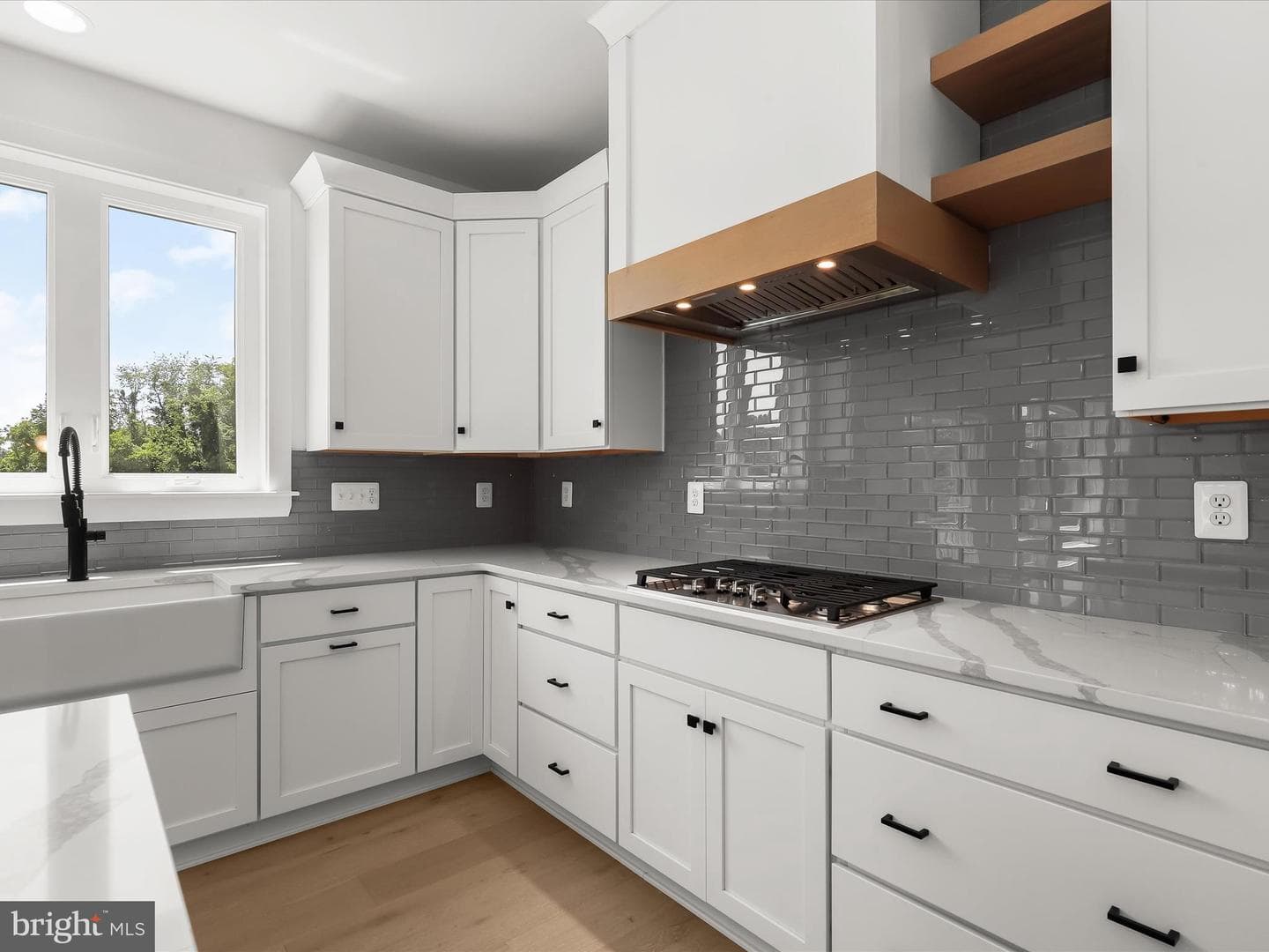 2502 Triumph Drive photo 38