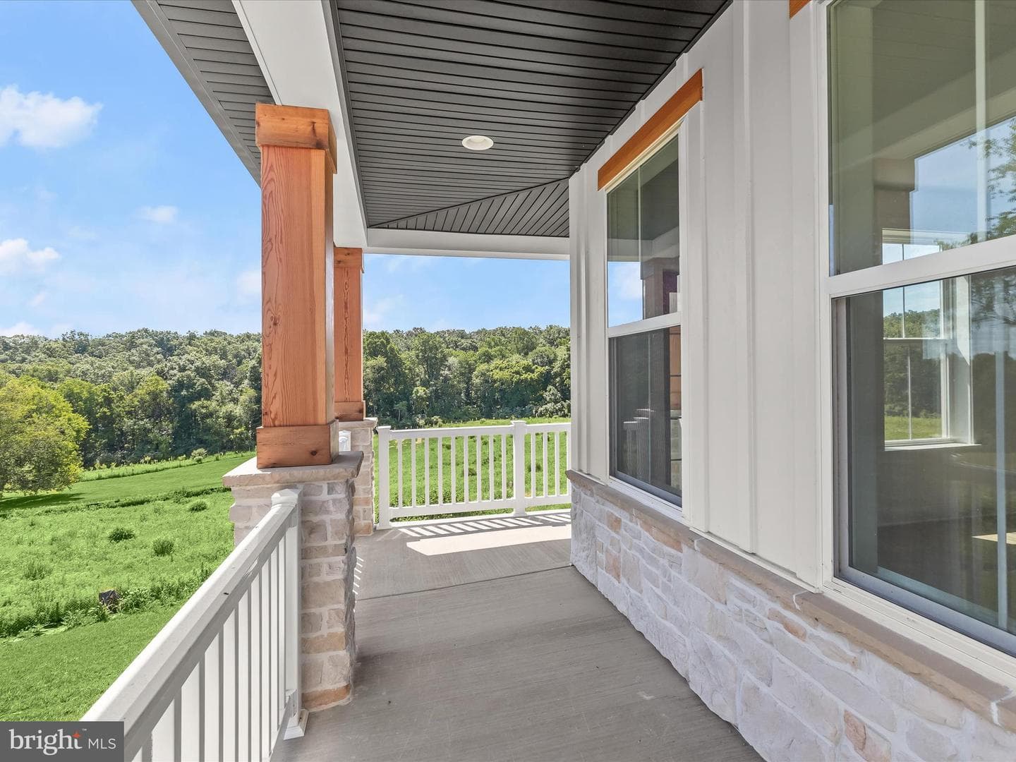 2502 Triumph Drive photo 4