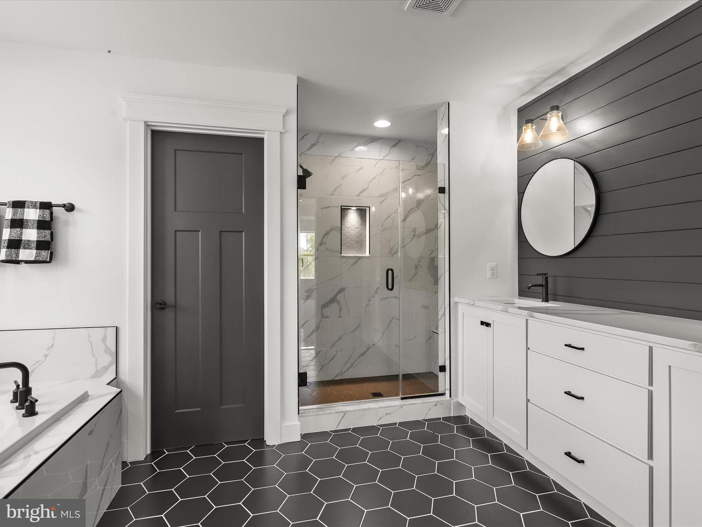 2502 Triumph Drive photo 50