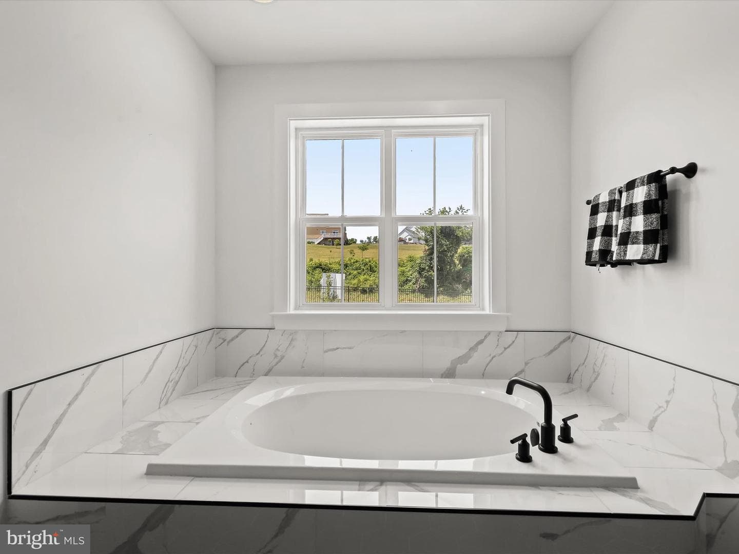2502 Triumph Drive photo 52