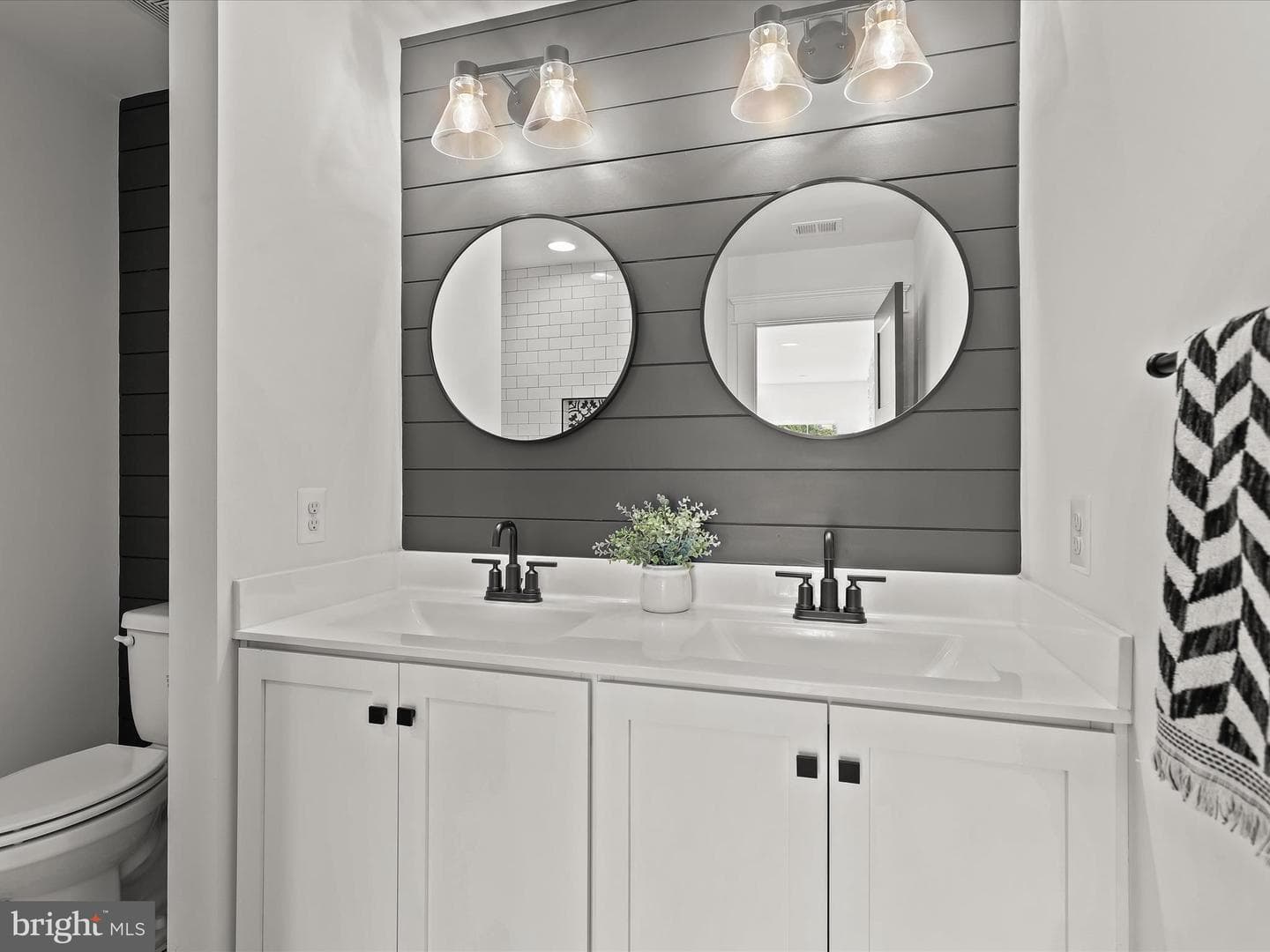 2502 Triumph Drive photo 60