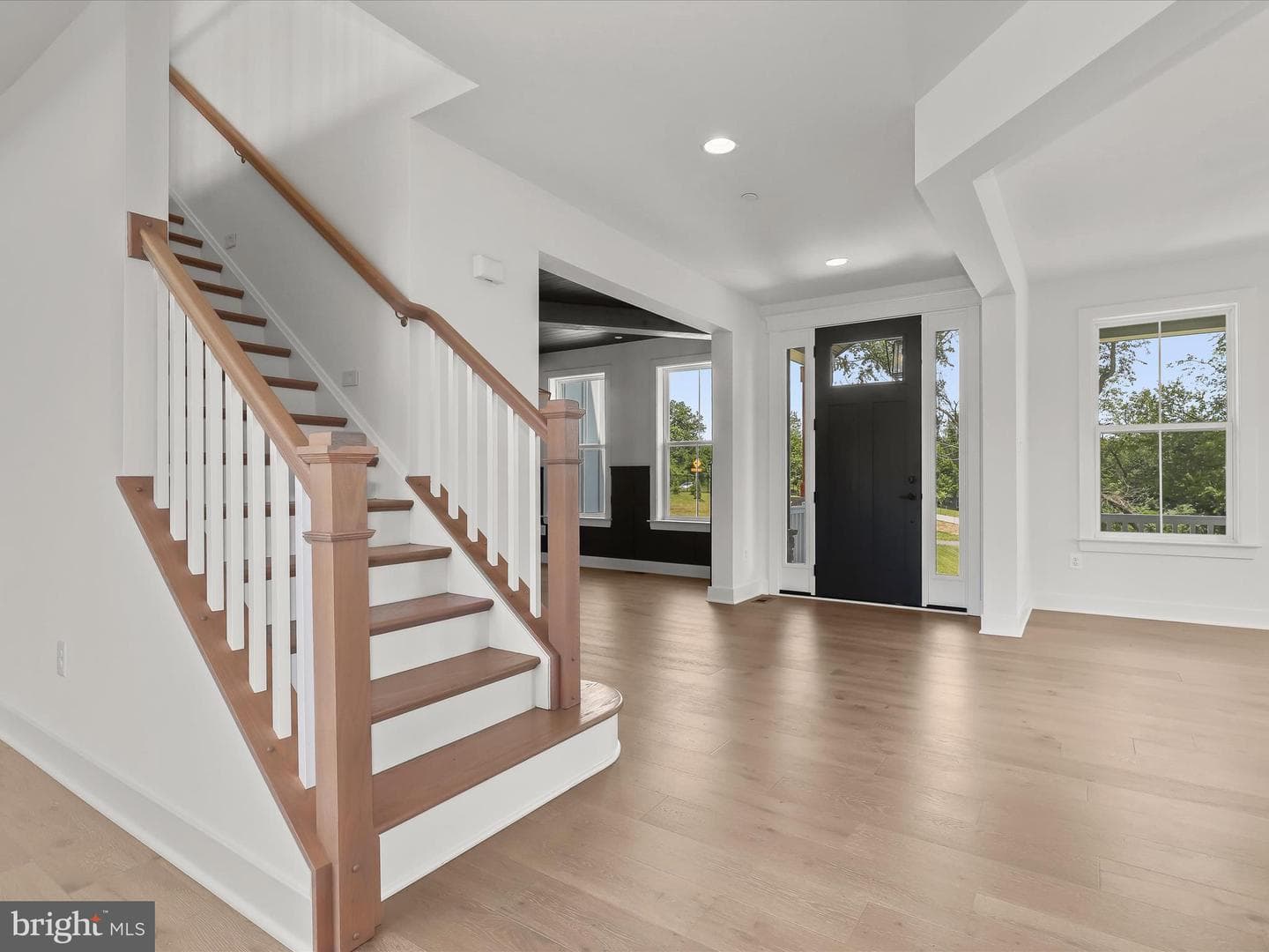 2502 Triumph Drive photo 9