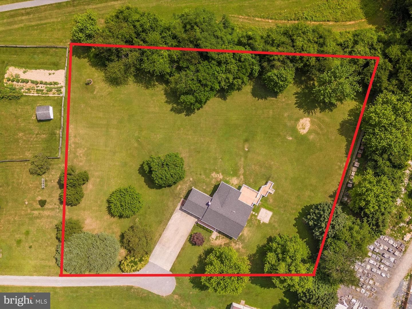5415 Woodbine Road photo 56