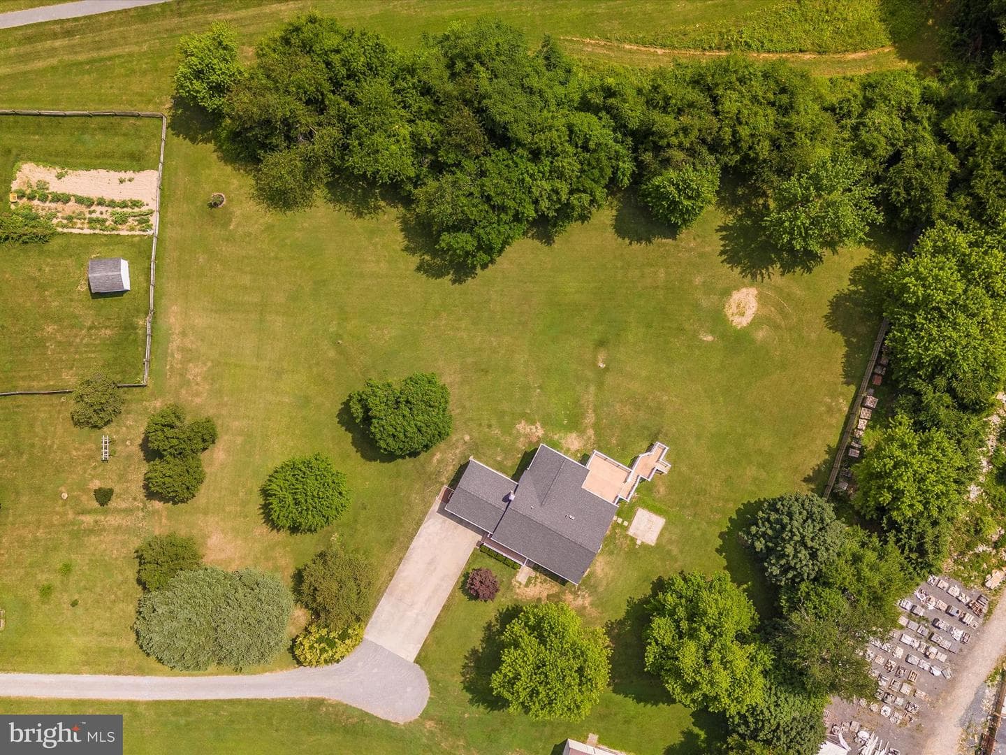 5415 Woodbine Road photo 66