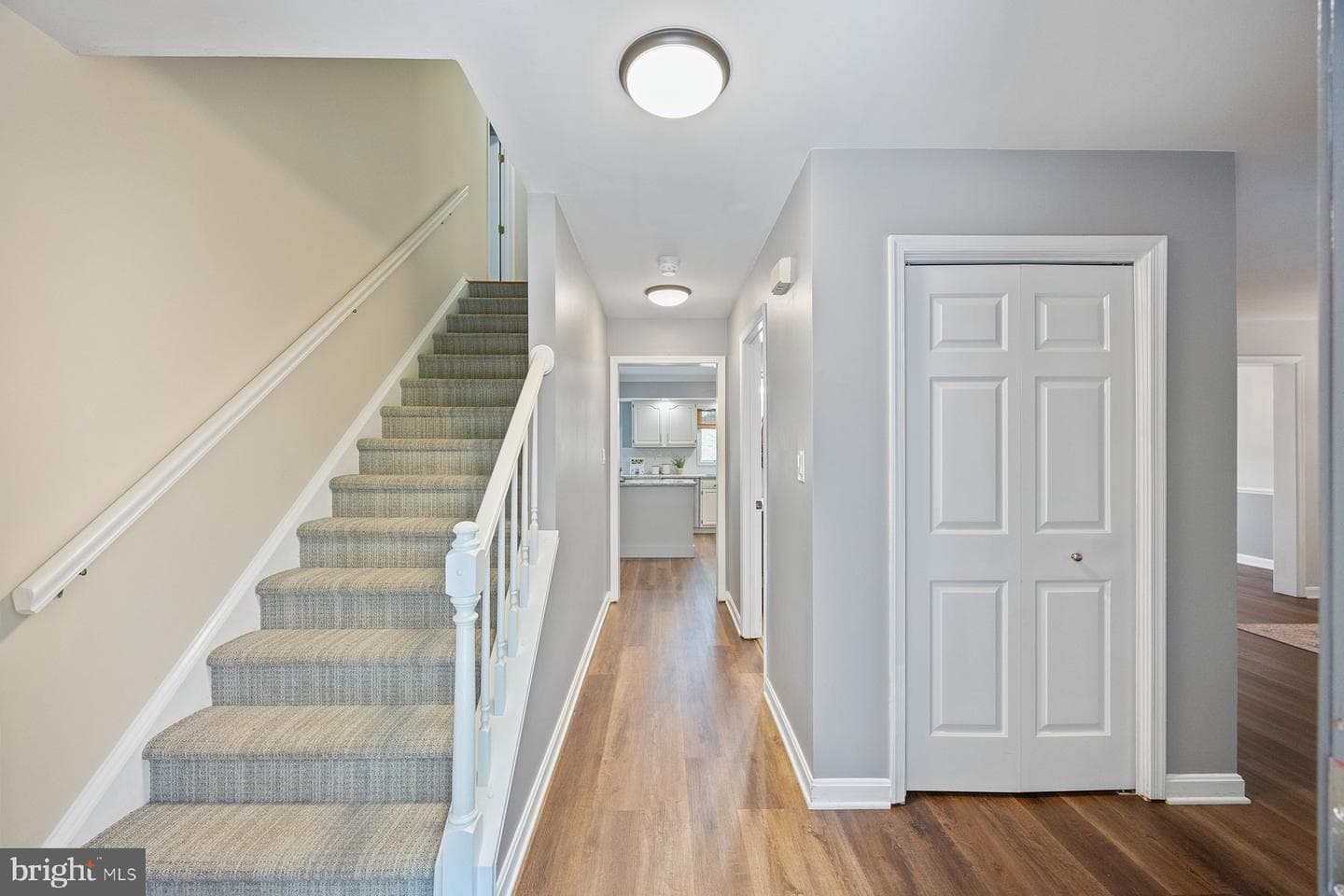 2420 Twin Knolls Circle photo 2