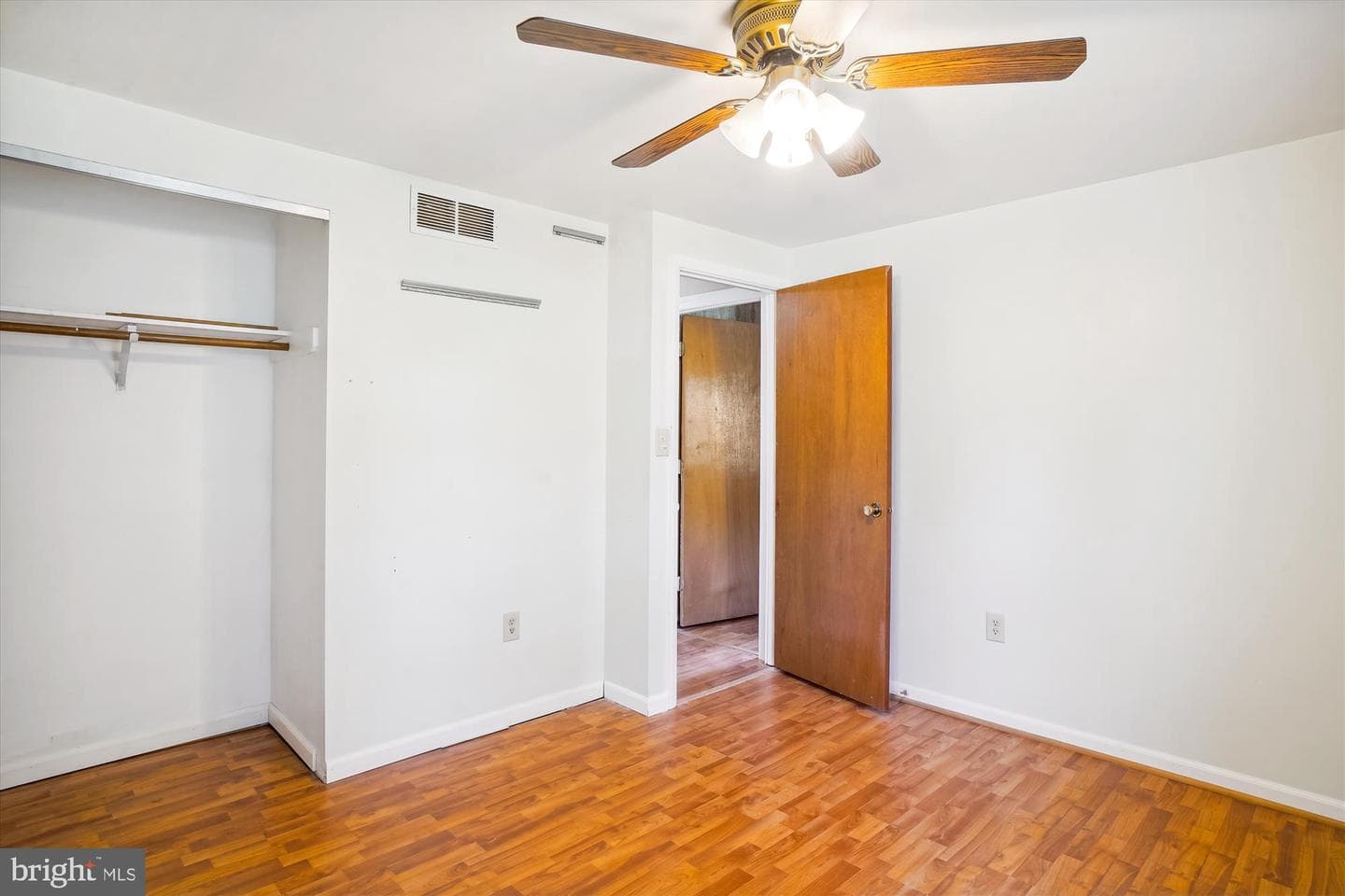 5001 Woodbine Road photo 20