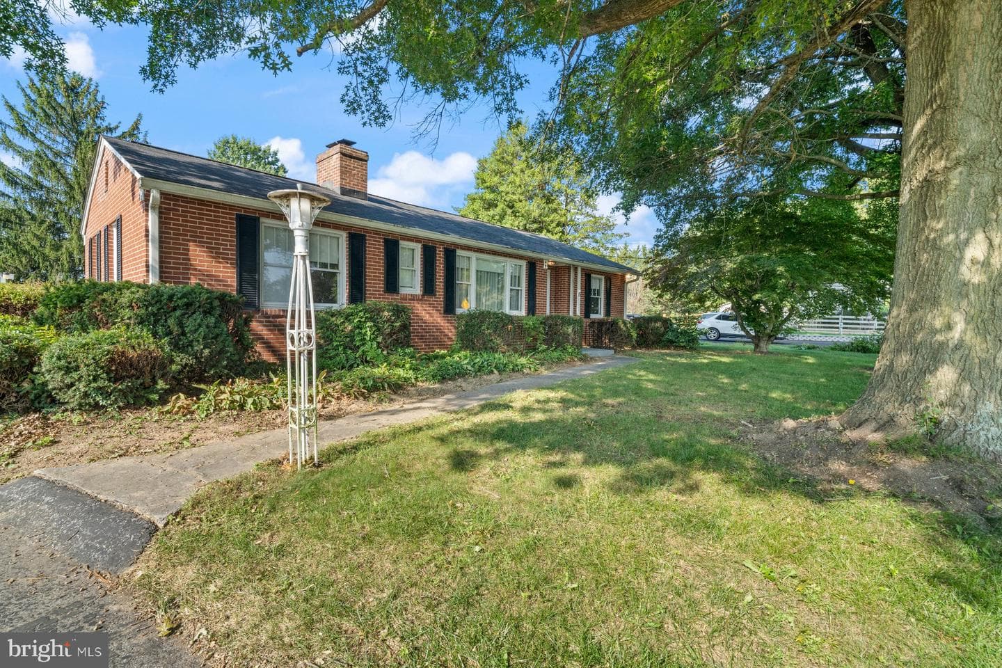 15 Pleasant Valley Road photo 2