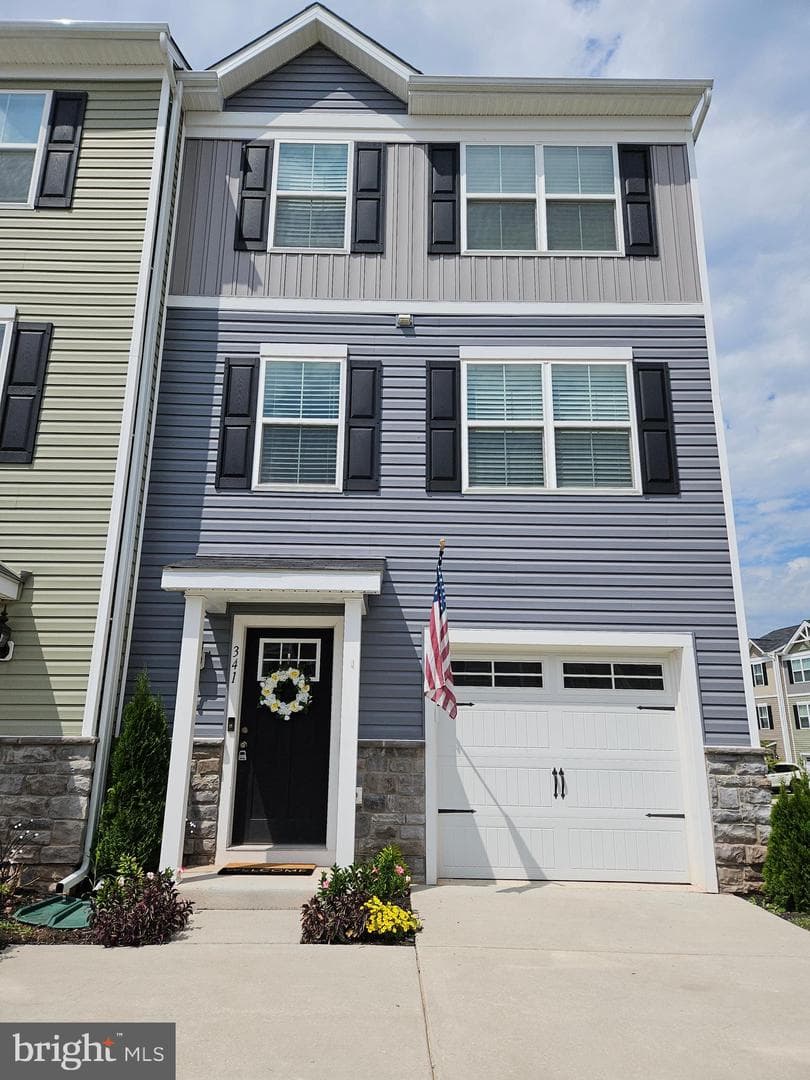 341 Crimson Avenue photo 10