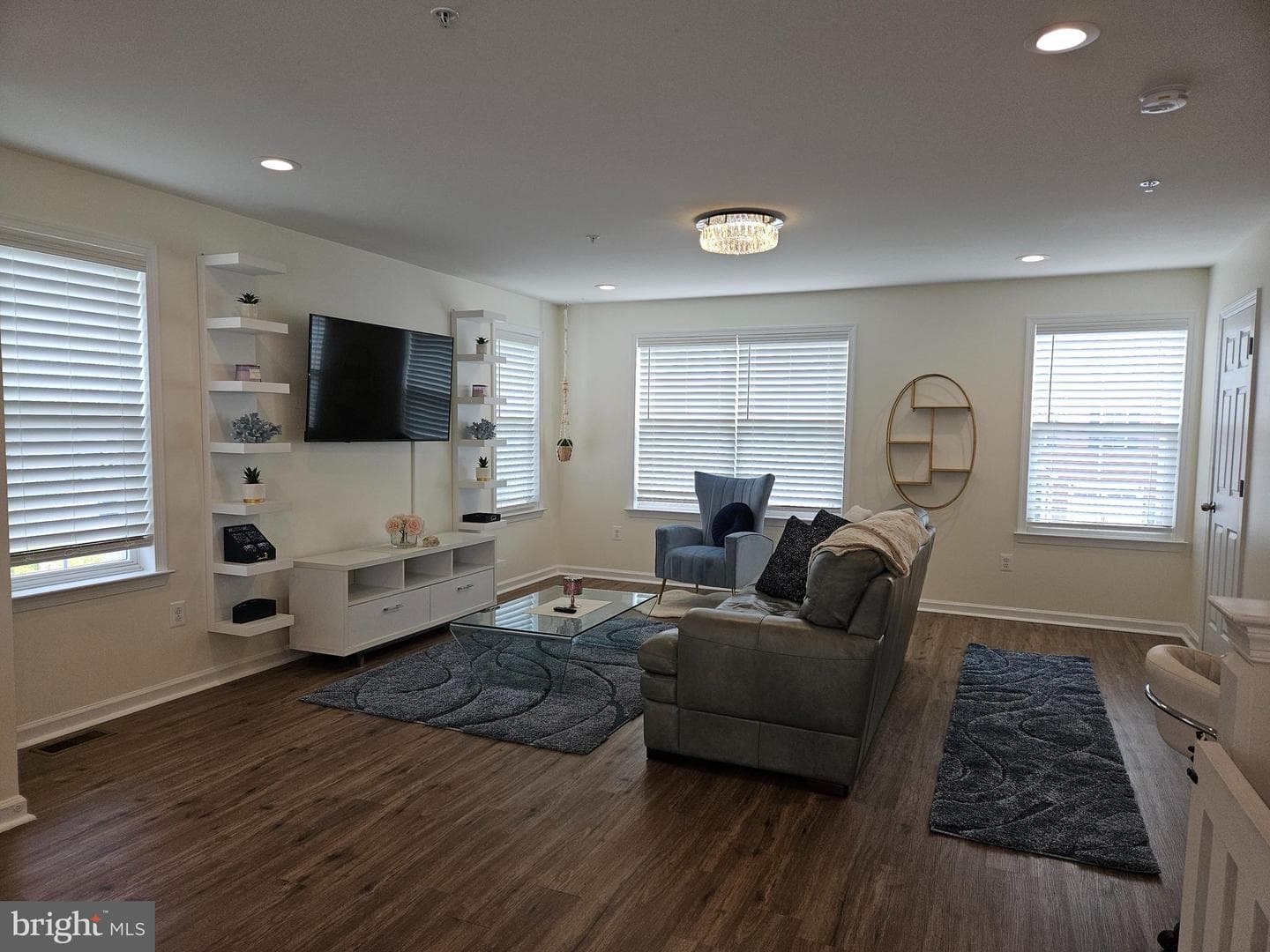 341 Crimson Avenue photo 11
