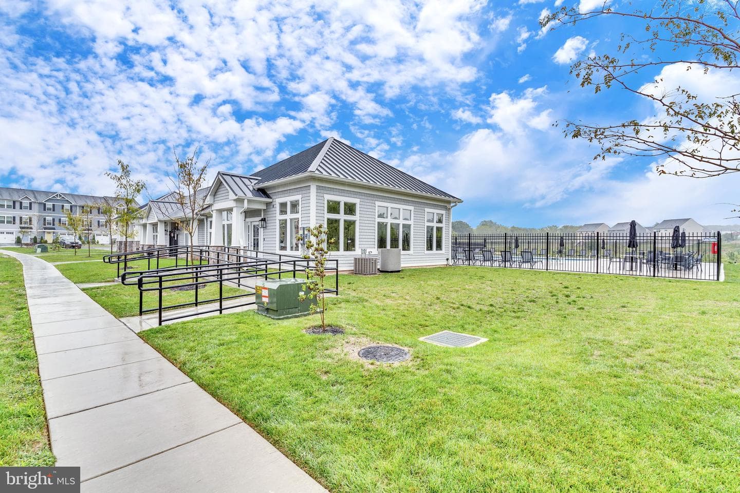 341 Crimson Avenue photo 33