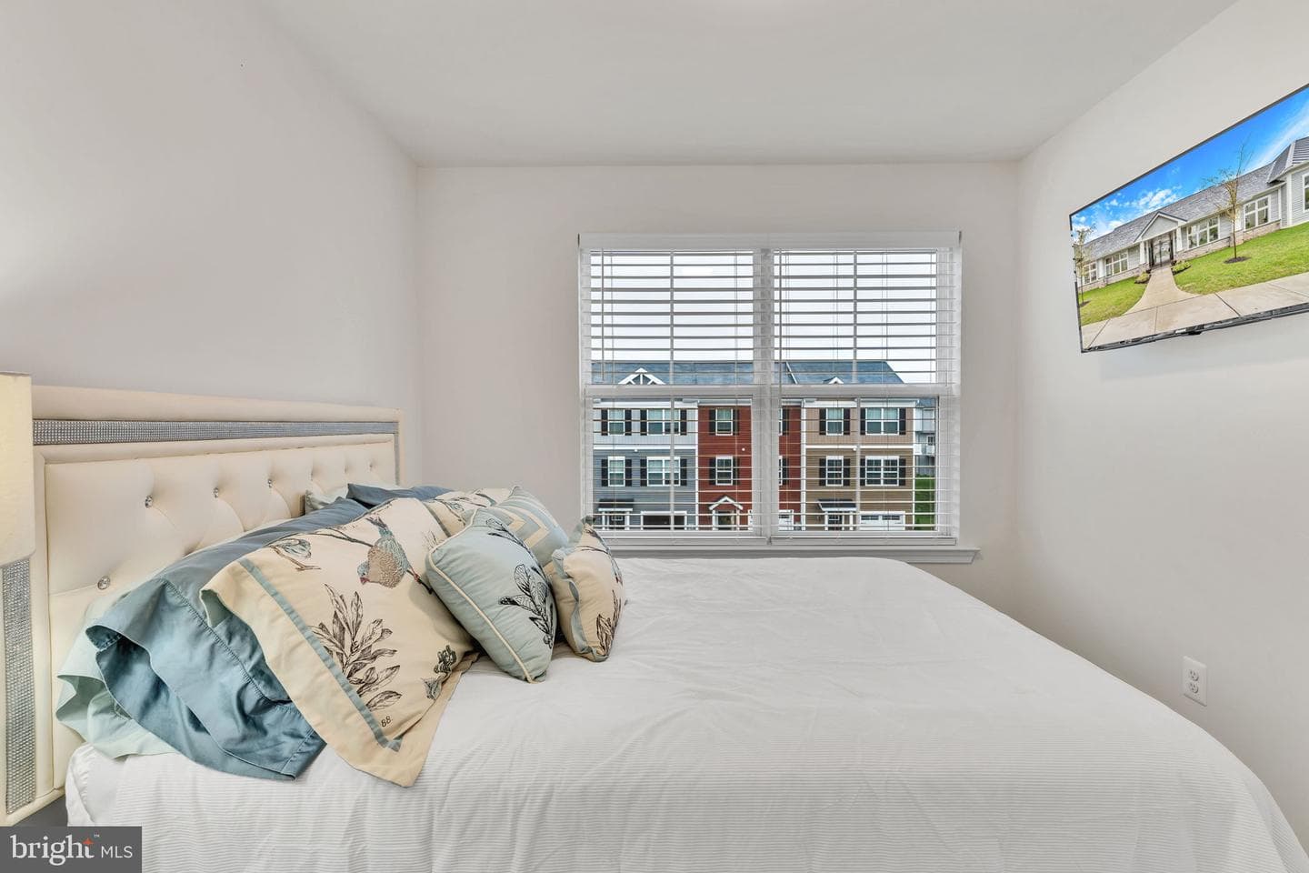 341 Crimson Avenue photo 50