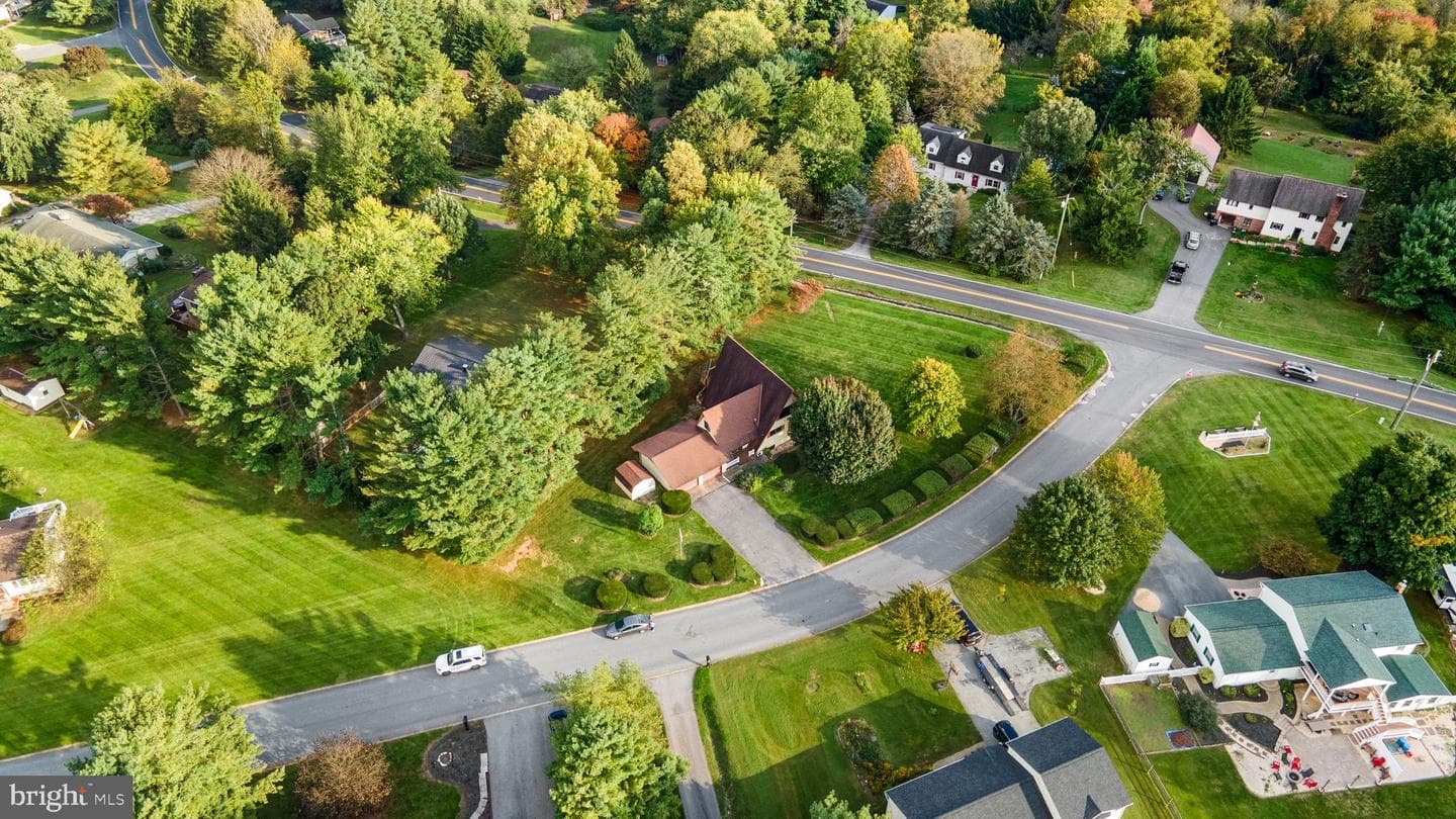 1401 Chazadale Way photo 49