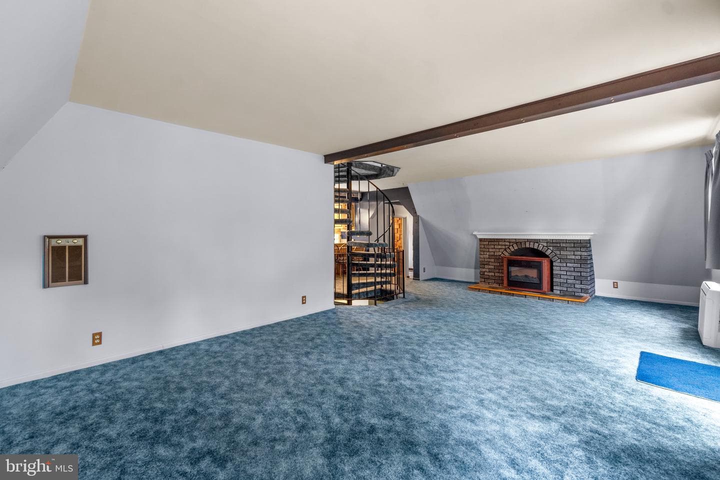 1401 Chazadale Way photo 8