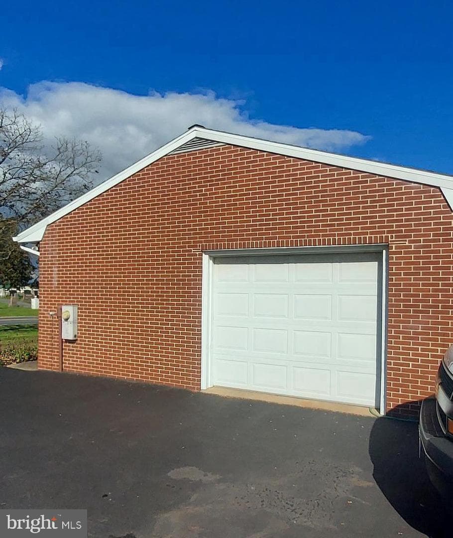 5215 Harney Road photo 3