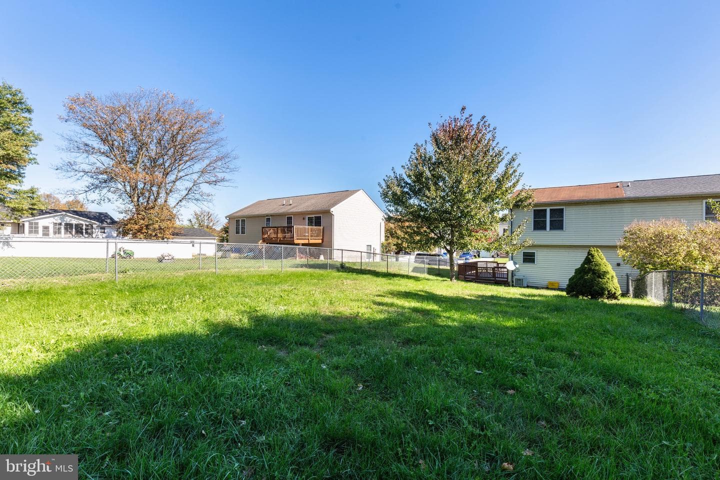 6 Courier Drive photo 17