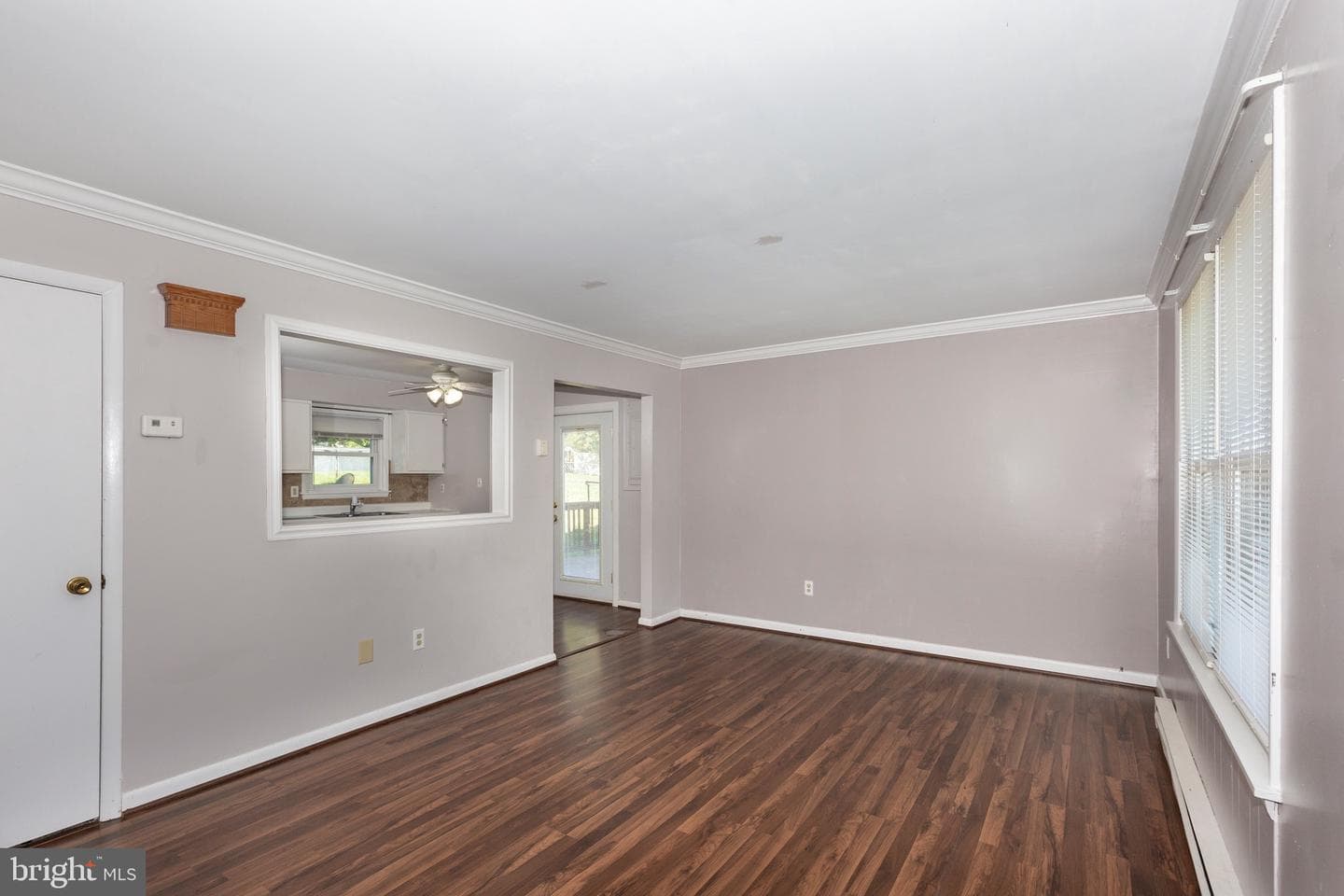 6 Courier Drive photo 3
